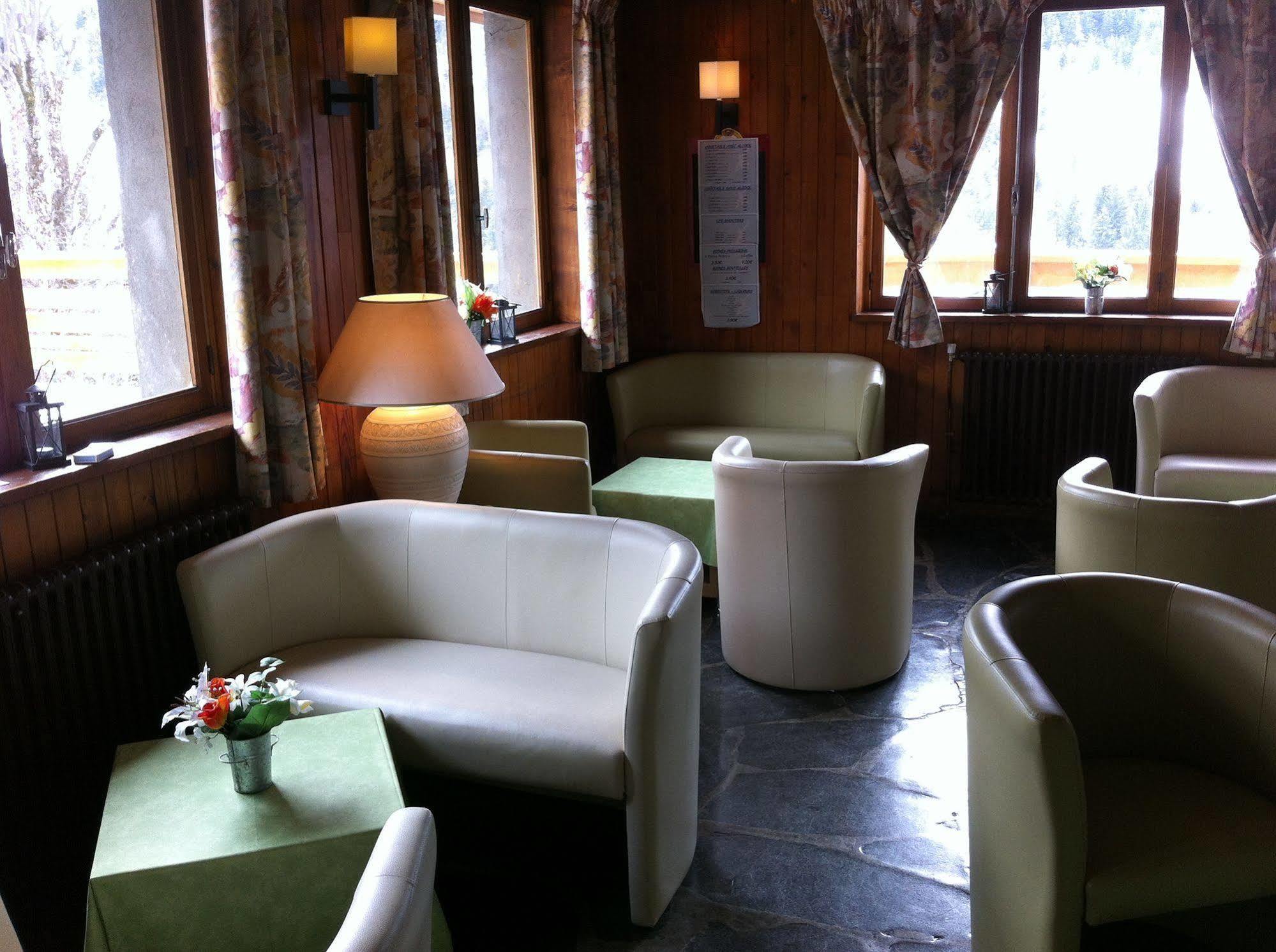Hotel Le Genepi Мерибел Екстериор снимка